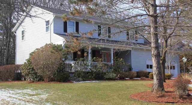 Photo of 735 ST Marks Ln, Niskayuna, NY 12309