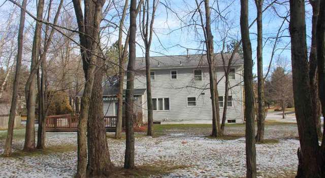 Photo of 735 ST Marks Ln, Niskayuna, NY 12309