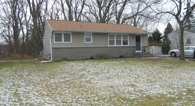 Photo of 8 Riverview Ter, Rensselaer, NY 12144