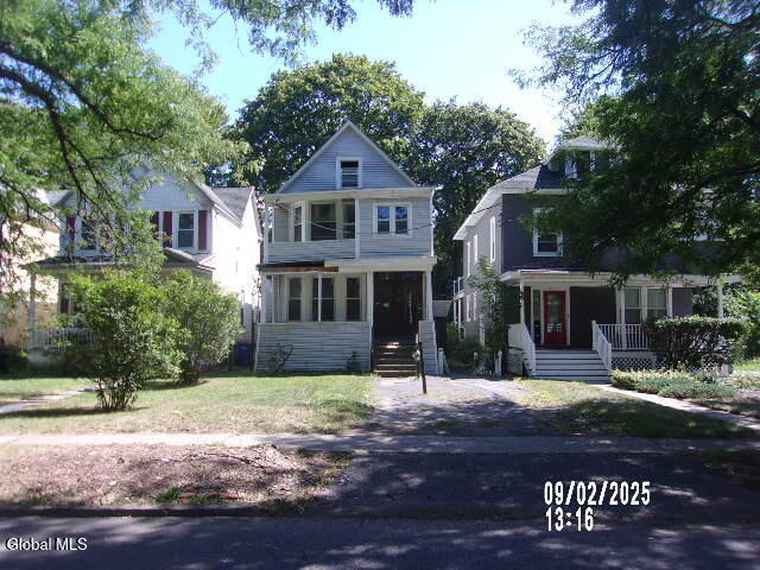 Photo of 137 N Pine Ave Albany, NY 12203