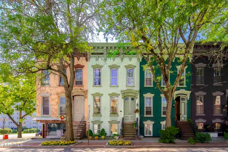 Photo of 184 Elm St Albany, NY 12202
