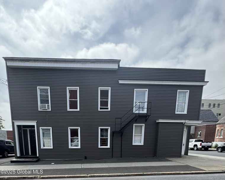 Photo of 193 Sherman St Albany, NY 12206