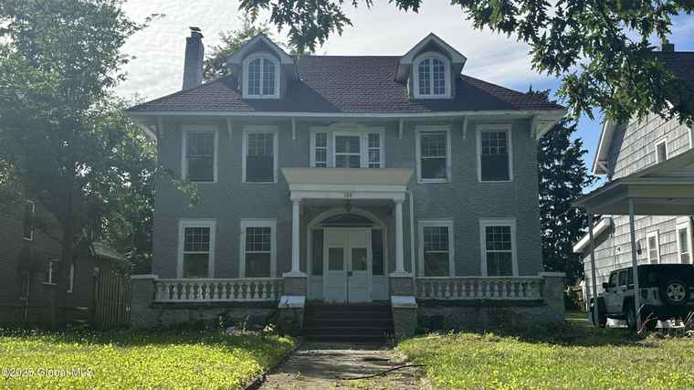Photo of 160 Manning Blvd Albany, NY 12203