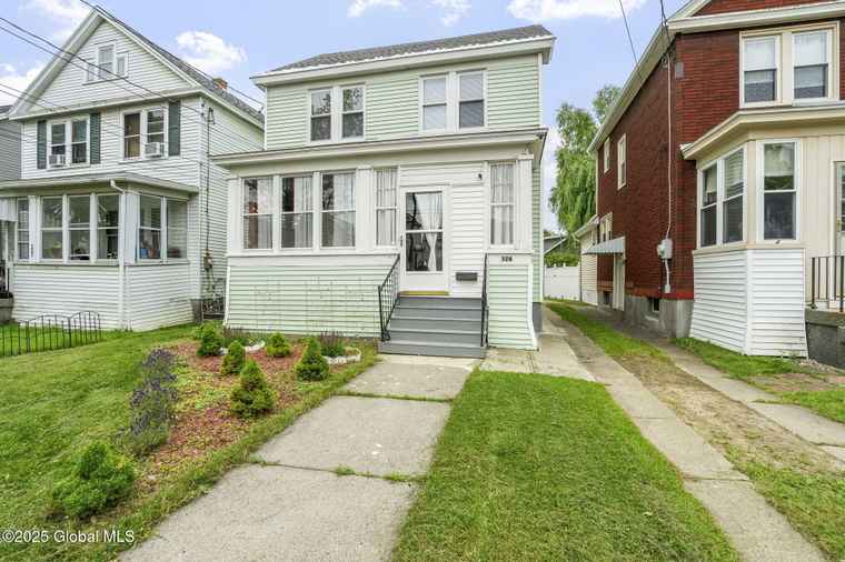 Photo of 326 Mountain St Albany, NY 12209