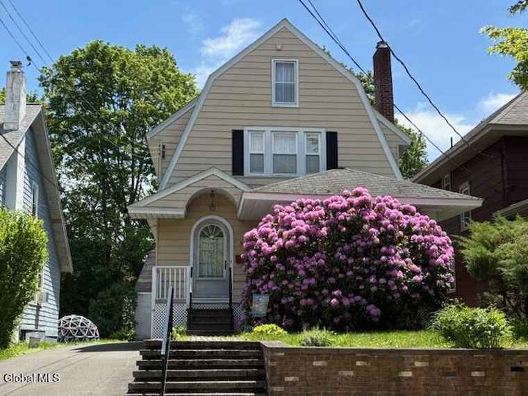 Photo of 5 Fairlawn Ave Albany, NY 12203