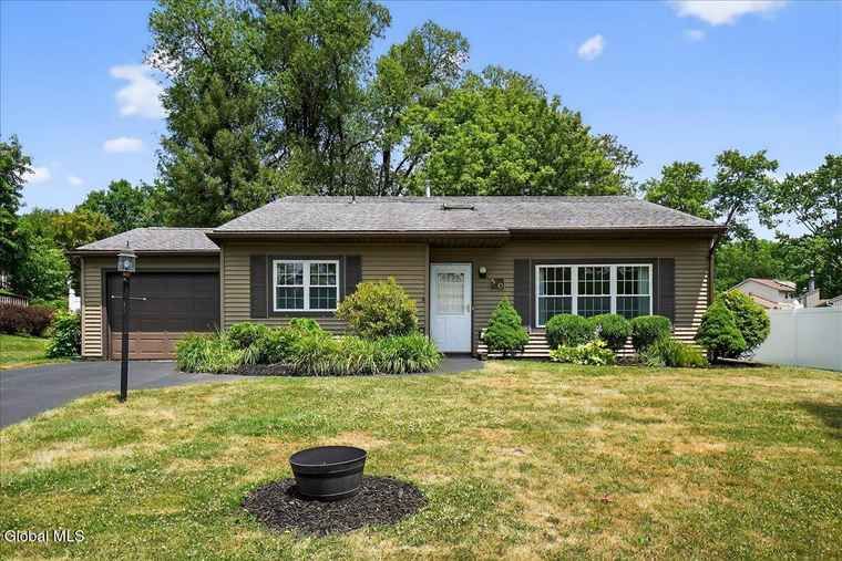 Photo of 50 Meadow Ln Albany, NY 12208