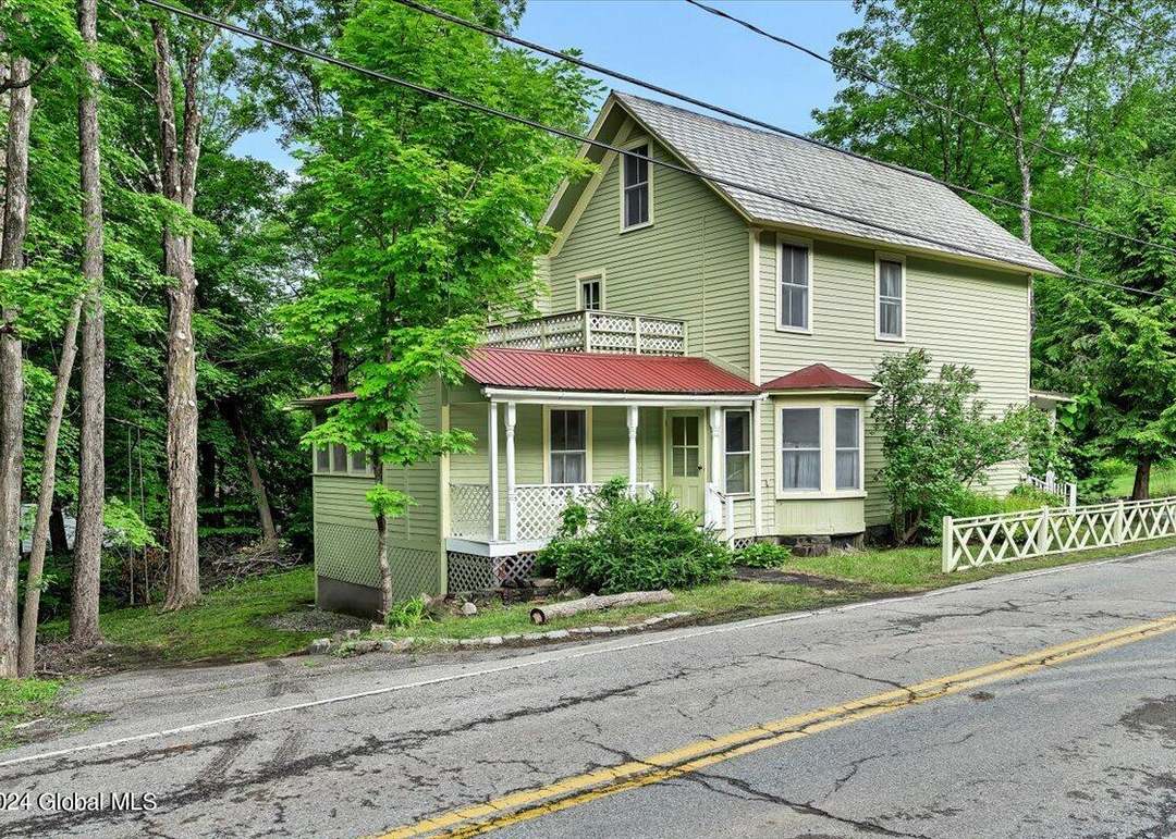 40 Goodman Ave, Bolton Landing, NY 12814
