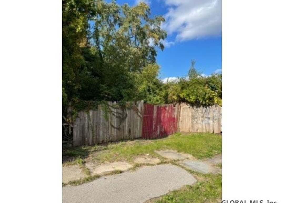 510 Mumford St, Schenectady, NY 12307