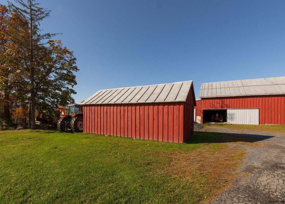 523 Old Plank Rd, Greenville, NY 12083