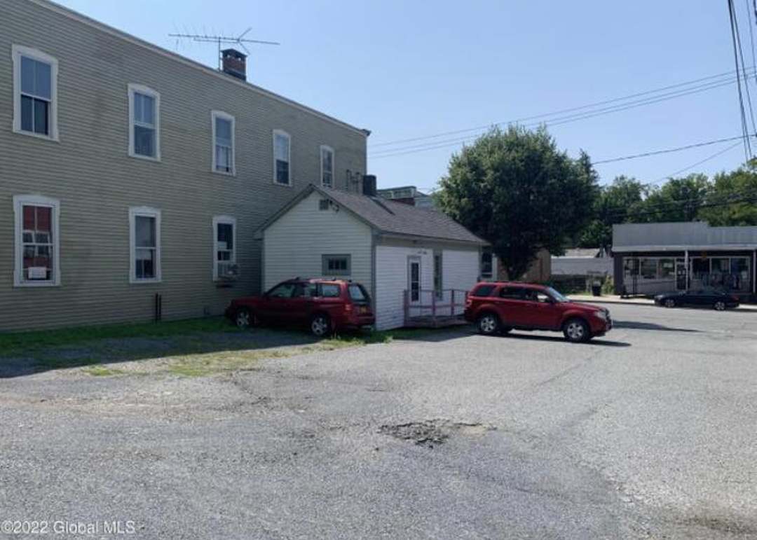 76 & 78 W Main St, Cambridge, NY 12816