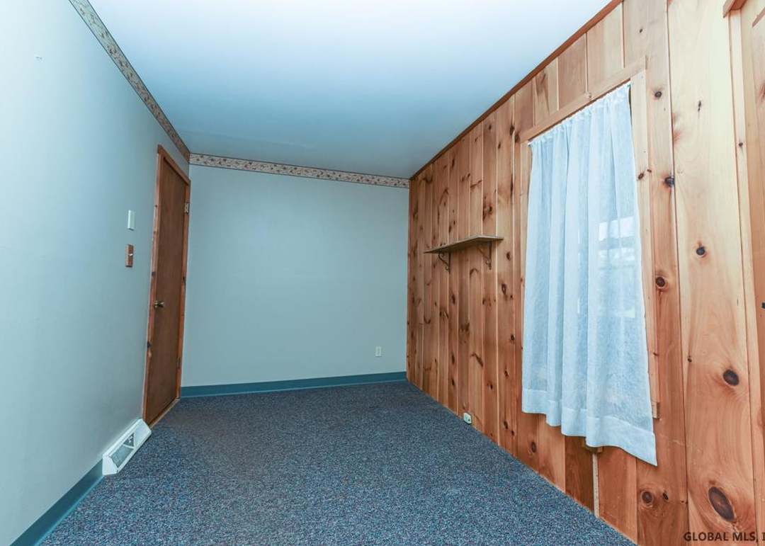 890 Clarksville South Rd, Feura Bush, NY 12067