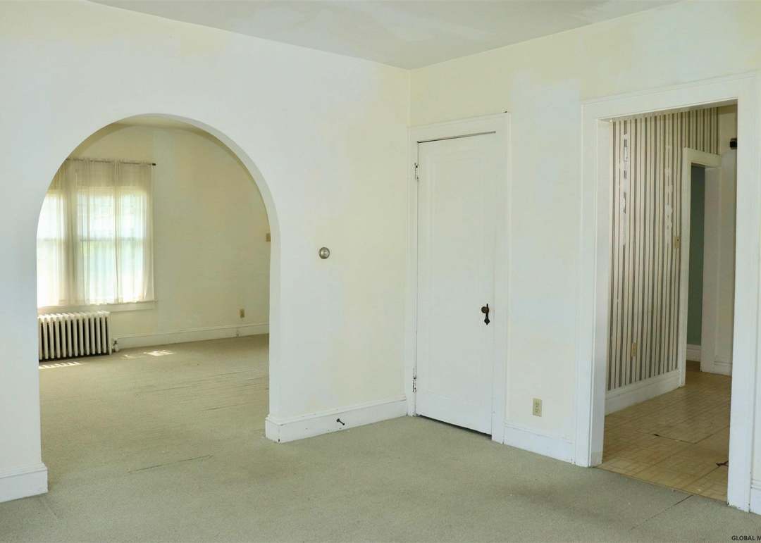 28 Snowden Ave Unit 30 Ellsworth Av, Delmar, NY 12054