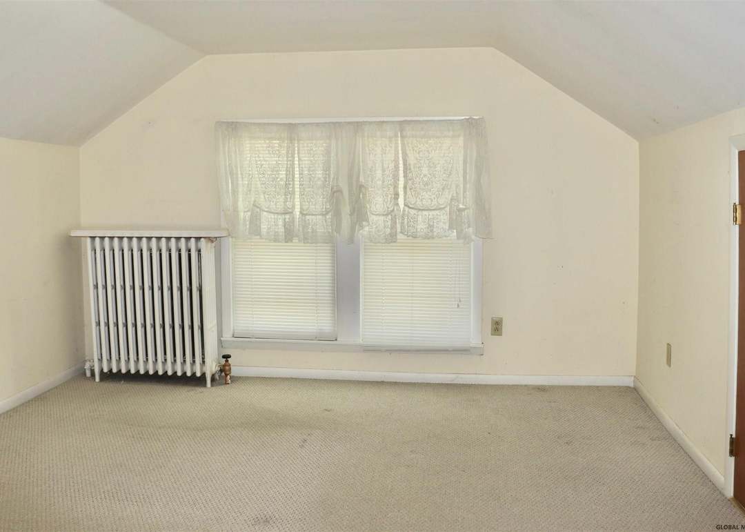 28 Snowden Ave Unit 30 Ellsworth Av, Delmar, NY 12054