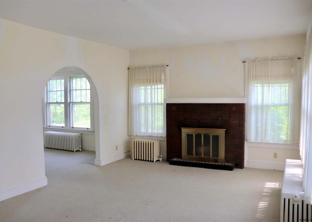 28 Snowden Ave Unit 30 Ellsworth Av, Delmar, NY 12054