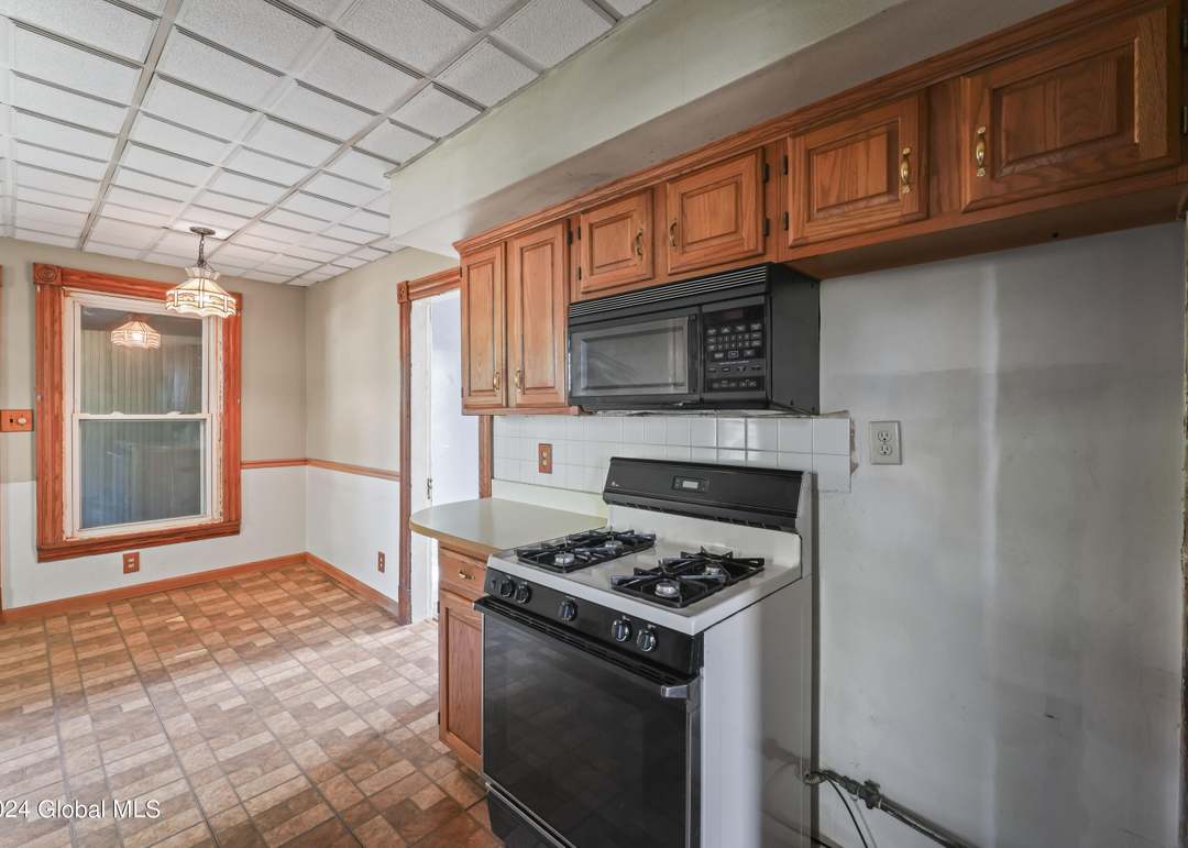 325 Spring Ave, Troy, NY 12180