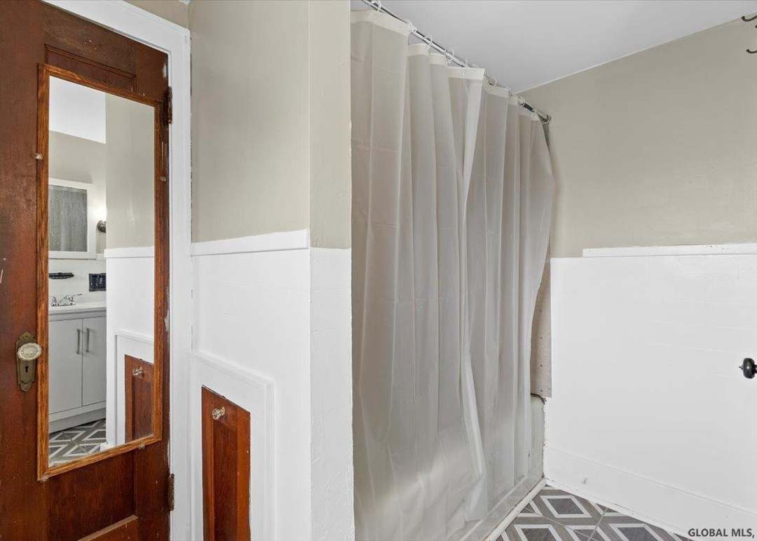 389 Delaware Ave Unit 389 Delaware Ave & 144-146 Ada, Delmar, NY 12054