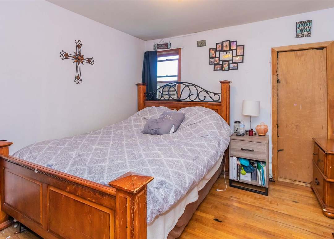 141 Old State Rd, Broadalbin, NY 12025