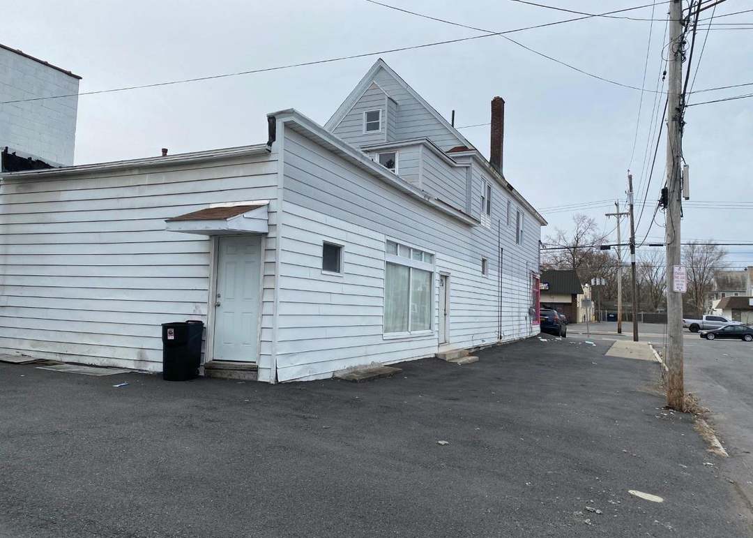1481 State St, Schenectady, NY 12304