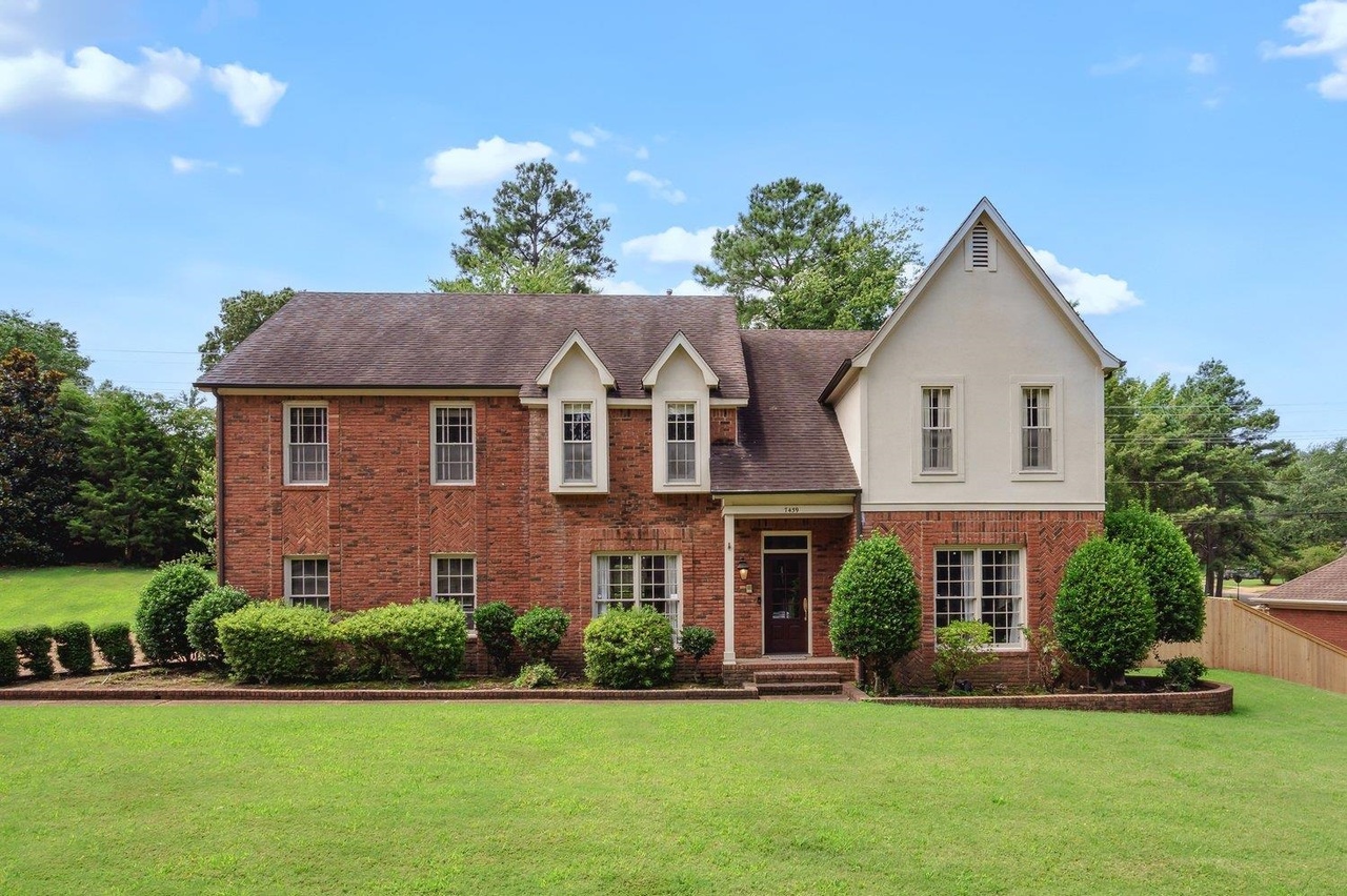 Mapleです。 7439 Old Maple Sq, Mc Lean, VA 22102 | Zillow