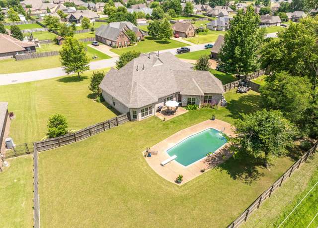 Property at 490 Eagle Valley Dr, Oakland, TN 38060, 4 beds, 3 baths