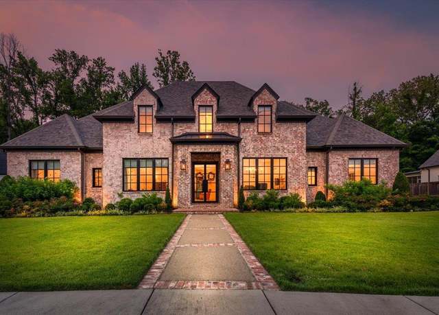 Property at 7066 Allelon Cir N, Germantown, TN 38138, 5 beds, 4.5 baths