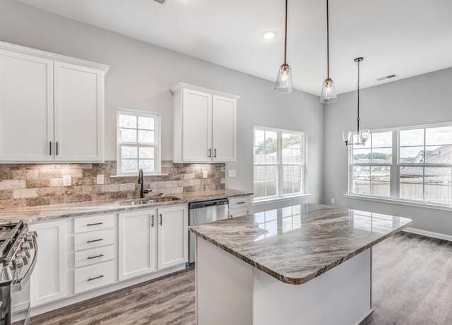 Property at 120 Blue Dr, Oakland, TN 38060, 4 beds, 3 baths