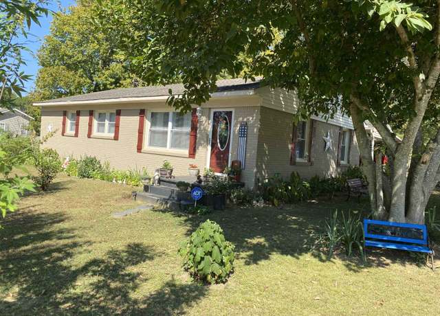 Property at 285 Thomas St, Savannah, TN 38372, 3 beds, 1 bath