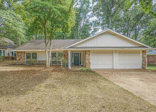Property at 8267 Chippingham Dr, Cordova, TN 38016, 3 beds, 2 baths