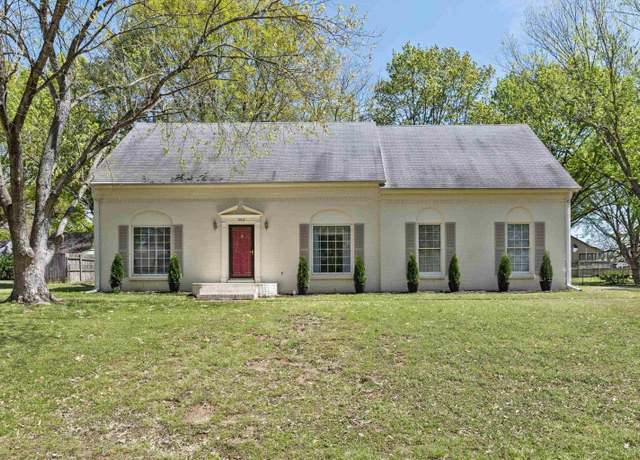 Property at 1062 Fredericksburg Cv, Collierville, TN 38017, 3 beds, 2.5 baths