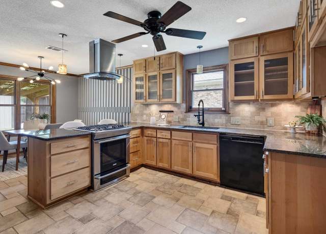 Property at 6436 Eastbrier Dr, Bartlett, TN 38135, 4 beds, 3 baths