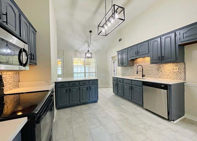 Property at 4723 Cedar Hills Cv, Millington, TN 38053, 4 beds, 2 baths