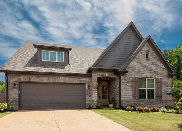Property at 15 Dogwood Spring Dr, Oakland, TN 38060, 3 beds, 2 baths