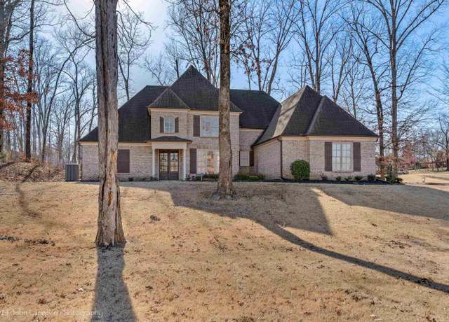 Property at 4203 Weladay Dr, Southaven, MS 38672, 4 beds, 3 baths
