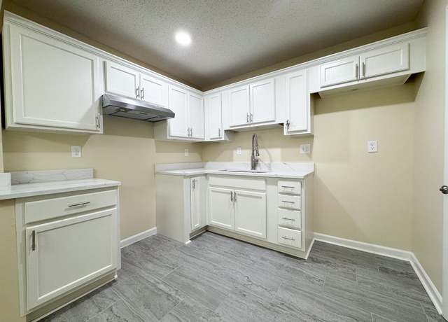 Property at 842 Rock Rd, Memphis, TN 38122, 3 beds, 2 baths