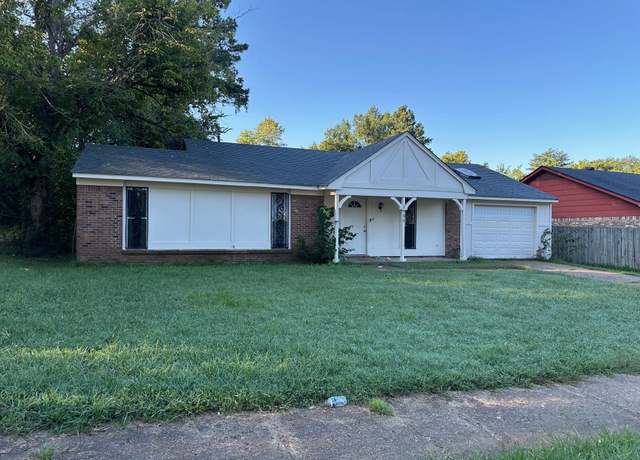 Property at 3955 Stillwood Dr, Memphis, TN 38128, 3 beds, 2 baths