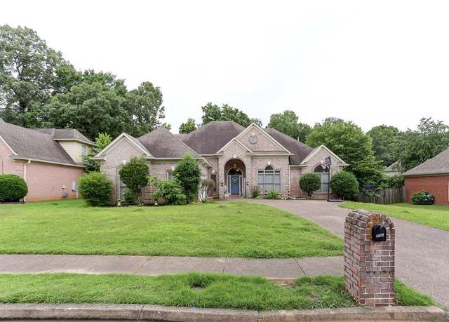 Property at 8741 River Hollow Dr, Memphis, TN 38016, 4 beds, 3.5 baths
