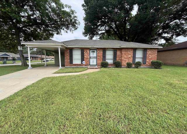 Property at 4190 Forest View Dr, Memphis, TN 38118, 4 beds, 2.5 baths