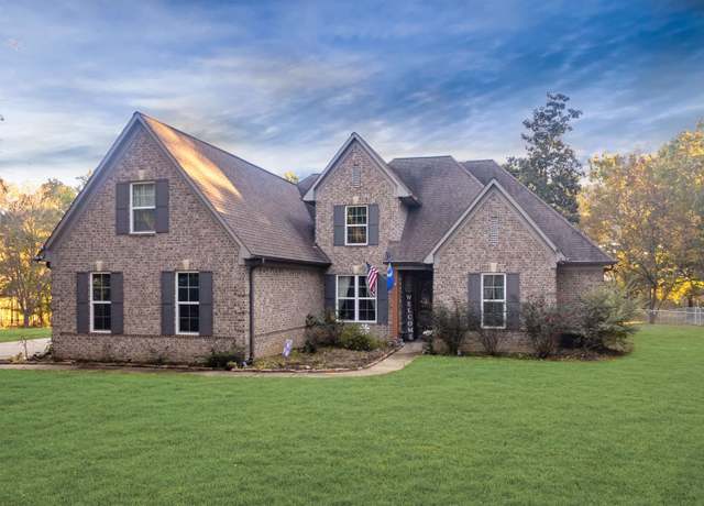 Property at 1183 Liberty Ave W, Covington, TN 38019, 4 beds, 3 baths