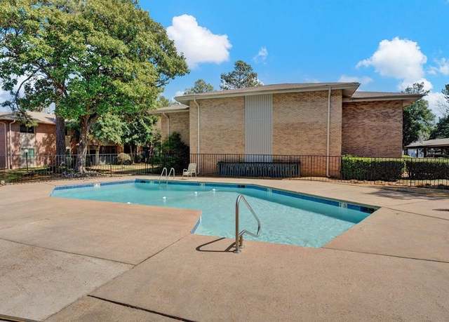 Property at 4762 Eagle Crest Dr #4001, Memphis, TN 38117, 3 beds, 2.5 baths