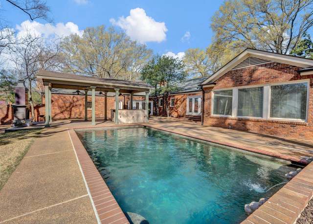 Property at 4679 Walnut Grove Rd, Memphis, TN 38117, 4 beds, 3 baths