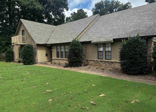 Property at 354 College St, Collierville, TN 38017, 5 beds, 3 baths