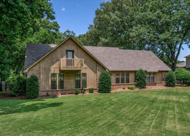 Property at 354 College St, Collierville, TN 38017, 5 beds, 3 baths