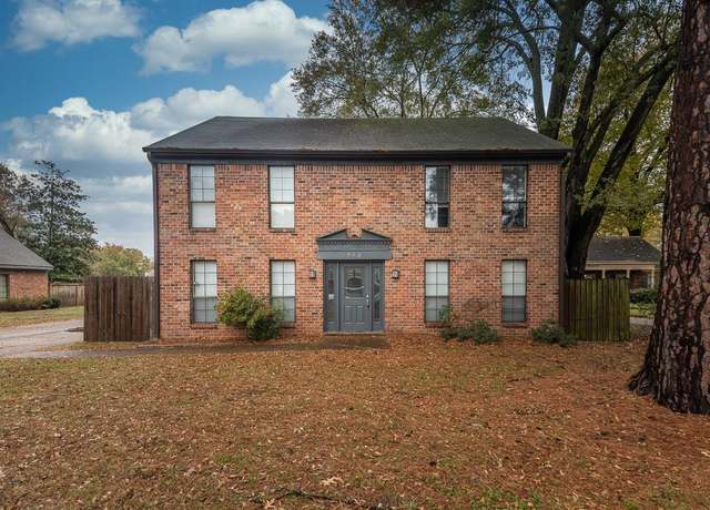 Property at 512 Mcelroy Rd, Memphis, TN 38120, 6 beds, 4 baths