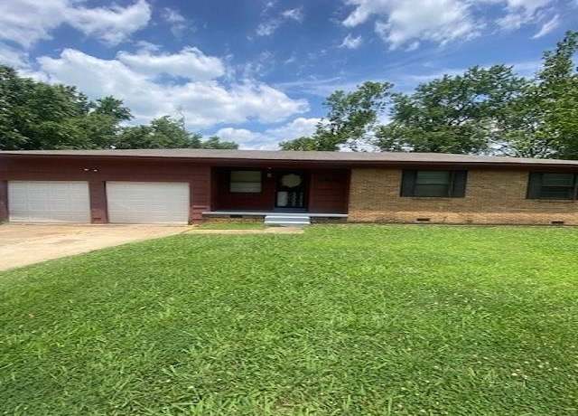Property at 1814 Coventry Dr, Memphis, TN 38127, 3 beds, 2 baths