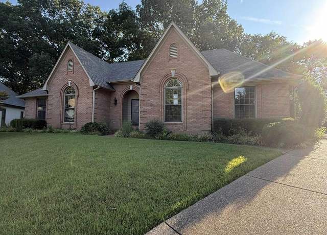 Property at 8463 Stoksund Cv, Memphis, TN 38018, 3 beds, 2.5 baths