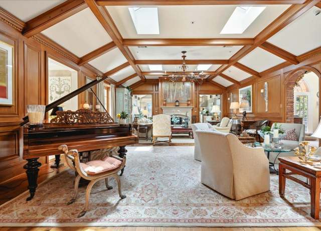 Property at 3859 S Galloway Dr, Memphis, TN 38111, 4 beds, 3.5 baths