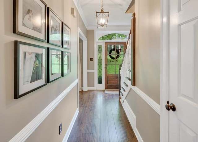 Property at 122 Country Pl, Memphis, TN 38018, 4 beds, 2.5 baths