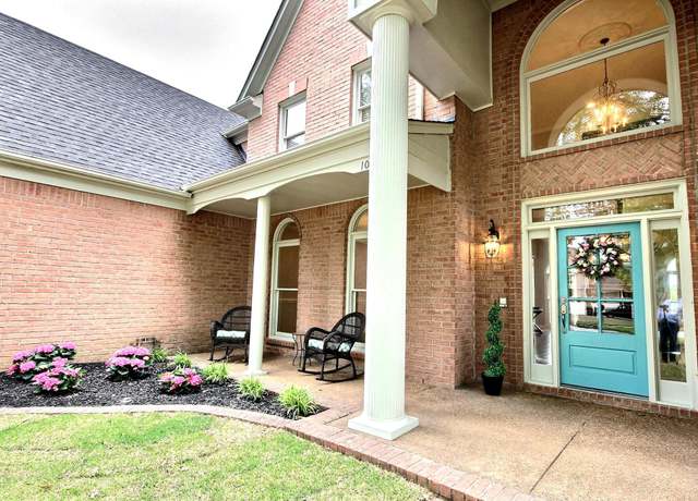 Property at 1050 Stanhope Dr, Collierville, TN 38017, 6 beds, 3.5 baths