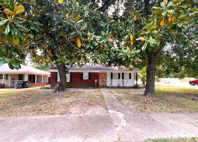 Property at 1405 Colonial Rd, Memphis, TN 38117, 3 beds, 2 baths