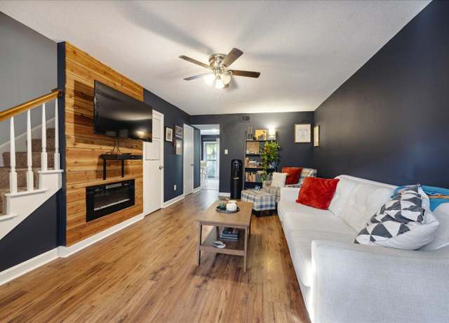 Property at 5718 Quince Rd #11, Memphis, TN 38119, 2 beds, 1.5 baths